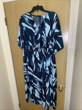 SHEIN Blue and Navy Leaf-Print Midi Dress